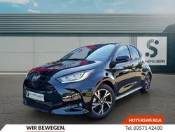 Mysticschwarz metallic Neu 2025 Toyota Yaris Hybrid Limousine | 24.580 € (Fairer Preis)