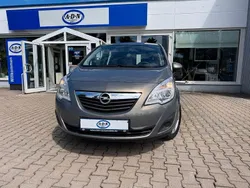 Grau Gebraucht 2012 Opel Meriva Edition Van / Kleinbus | 5.950 € (Fairer Preis)