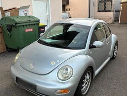 Silber Gebraucht 2001 VW Beetle Kleinwagen | 1.700 € (Fairer Preis)