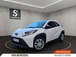 Schneeweiß Neu 2025 Toyota Aygo Play Kleinwagen | 16.220 €