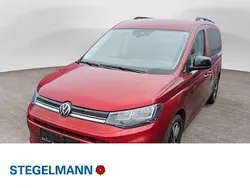 Rot Gebraucht 2024 VW Caddy Maxi Life Van / Kleinbus | 32.290 € (Superpreis)