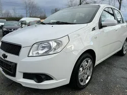 Weiß Gebraucht 2009 Chevrolet Aveo LS Kleinwagen | 2.800 € (Fairer Preis)