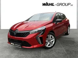 Rot Gebraucht 2024 Renault Clio V Evolution Limousine | 15.390 € (Guter Preis)