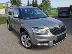 Cappuccinobeige metallic Gebraucht 2015 Skoda Yeti Elegance SUV | 7.850 € (Fairer Preis)
