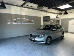 Brilliantsilber metallic Gebraucht 2015 Skoda Fabia Active Limousine | 4.999 € (Fairer Preis)