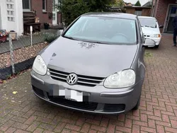 Grau Gebraucht 2005 VW Golf V Kleinwagen | 3.700 € (Etwas zu teuer)