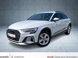 Weiß Gebraucht 2024 Audi A3 Sportback Ambiente Limousine | 35.320 € (Teuer)