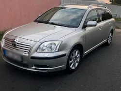 Silber Gebraucht 2006 Toyota Avensis Kombi | 850 € (Superpreis)