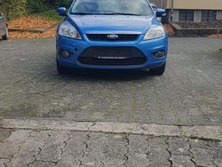 Blau Gebraucht 2010 Ford Focus Limousine | 1.999 € (Teuer)