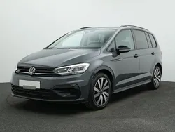 Grau Gebraucht 2024 VW Touran Highline Van / Kleinbus | 39.589 € (Teuer)