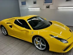 Gelb Gebraucht 2016 Ferrari 488 Cabrio | 199.488 € (Guter Preis)