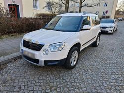 Weiß Gebraucht 2011 Skoda Yeti SUV | 3.498 € (Fairer Preis)