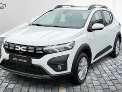 Weiss Gebraucht 2023 Dacia Sandero Stepway SUV | 15.970 € (Fairer Preis)