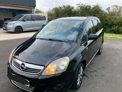 Schwarz Gebraucht 2010 Opel Zafira Van / Kleinbus | 3.200 €