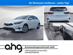 Carraraweiß Neu 2025 Kia Ceed Vision Limousine | 22.990 € (Fairer Preis)
