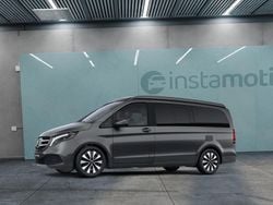 Grau Gebraucht 2023 Mercedes 220 Van / Kleinbus | 80.950 €