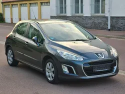 Grau Gebraucht 2012 Peugeot 308 Limousine | 4.999 € (Etwas zu teuer)
