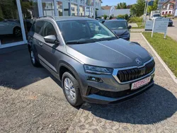 Graphitegrau metallic Neu 2025 Skoda Karoq Selection SUV | 34.980 € (Fairer Preis)