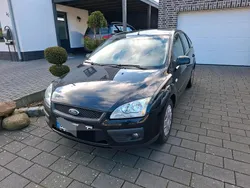 Schwarz Gebraucht 2006 Ford Focus Limousine | 2.200 € (Fairer Preis)