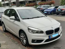 Weiß Gebraucht 2015 BMW 218 Active Tourer Sport Line Van / Kleinbus | 12.350 € (Etwas zu teuer)