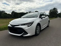 Weiß Gebraucht 2021 Toyota Corolla Hybrid Limousine | 11.800 € (Teuer)