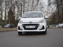 Weiß Gebraucht 2019 Hyundai i10 Trend Kleinwagen | 8.900 € (Guter Preis)
