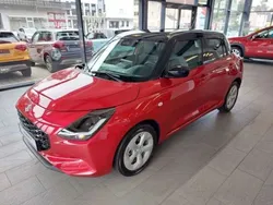 Rot Neu 2025 Suzuki Swift Comfort Limousine | 29.570 €