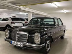 Schwarz Gebraucht 1975 Mercedes W115 Limousine | 13.495 €
