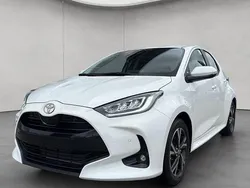 Weiß Neu 2025 Toyota Yaris Hybrid Limousine | 23.990 € (Fairer Preis)