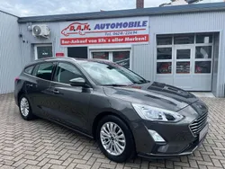 Grau Gebraucht 2019 Ford Focus Titanium Limousine | 15.990 € (Fairer Preis)