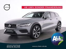 Grau Gebraucht 2023 Volvo V60 CC Plus Kombi | 37.990 € (Guter Preis)
