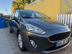 Grau Gebraucht 2017 Ford Fiesta Kleinwagen | 11.100 € (Fairer Preis)