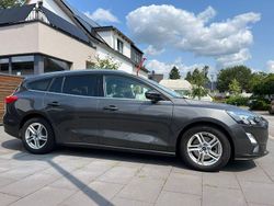 Grau Gebraucht 2020 Ford Focus Cool & Connect Kombi | 11.300 € (Guter Preis)
