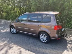 Braun Gebraucht 2011 VW Touran Highline Van / Kleinbus | 6.000 € (Fairer Preis)