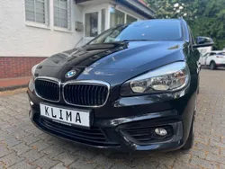 Black sapphire metallic Gebraucht 2017 BMW 218 Active Tourer Advantage Van / Kleinbus | 11.999 € (Fairer Preis)
