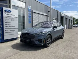 Vapor blue metallic Gebraucht 2023 Ford Mustang Mach-E GT SUV | 53.490 € (Fairer Preis)
