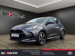 Grün Neu 2025 Toyota Yaris Hybrid Limousine | 26.988 € (Fairer Preis)