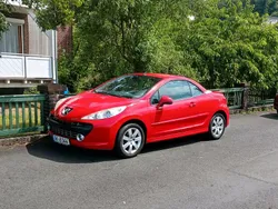 Rot Gebraucht 2007 Peugeot 207 CC Cabrio | 1.000 € (Fairer Preis)