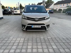 Grau Gebraucht 2019 Toyota Proace Van | 31.900 € (Etwas zu teuer)