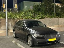Grau Gebraucht 2006 BMW 325 Sport Line Limousine | 7.500 €