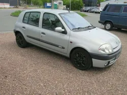 Grau boreal Gebraucht 2001 Renault Clio II Initiale Paris Kleinwagen | 2.200 € (Fairer Preis)