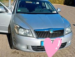 Silber Gebraucht 2012 Skoda Octavia Kombi | 3.995 € (Superpreis)