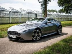 Silber Gebraucht 2011 Aston Martin V12 Vantage | 115.000 € (Etwas zu teuer)