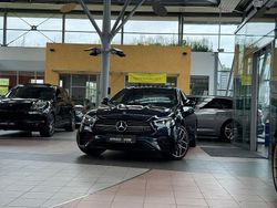 Cavansitblau Gebraucht 2021 Mercedes E220 AMG line Limousine | 38.999 €