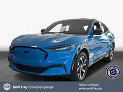 Grabber blue metallic Gebraucht 2024 Ford Mustang Mach-E Premium SUV | 54.990 €