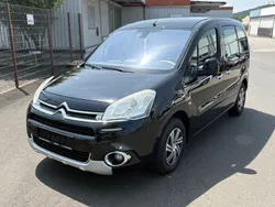 Schwarz Gebraucht 2014 Citroën Berlingo SELECTION Van / Kleinbus | 4.900 € (Fairer Preis)