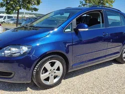 Blau Gebraucht 2010 VW Golf Plus Cross Comfortline Van / Kleinbus | 5.300 € (Fairer Preis)