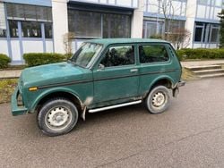 Grün Gebraucht 2005 Lada niva SUV | 1.100 € (Superpreis)