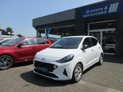 Weiß Gebraucht 2023 Hyundai i10 Kleinwagen | 14.400 € (Fairer Preis)