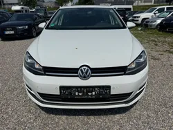 Weiß Gebraucht 2014 VW Golf VII Comfortline Limousine | 4.990 € (Superpreis)